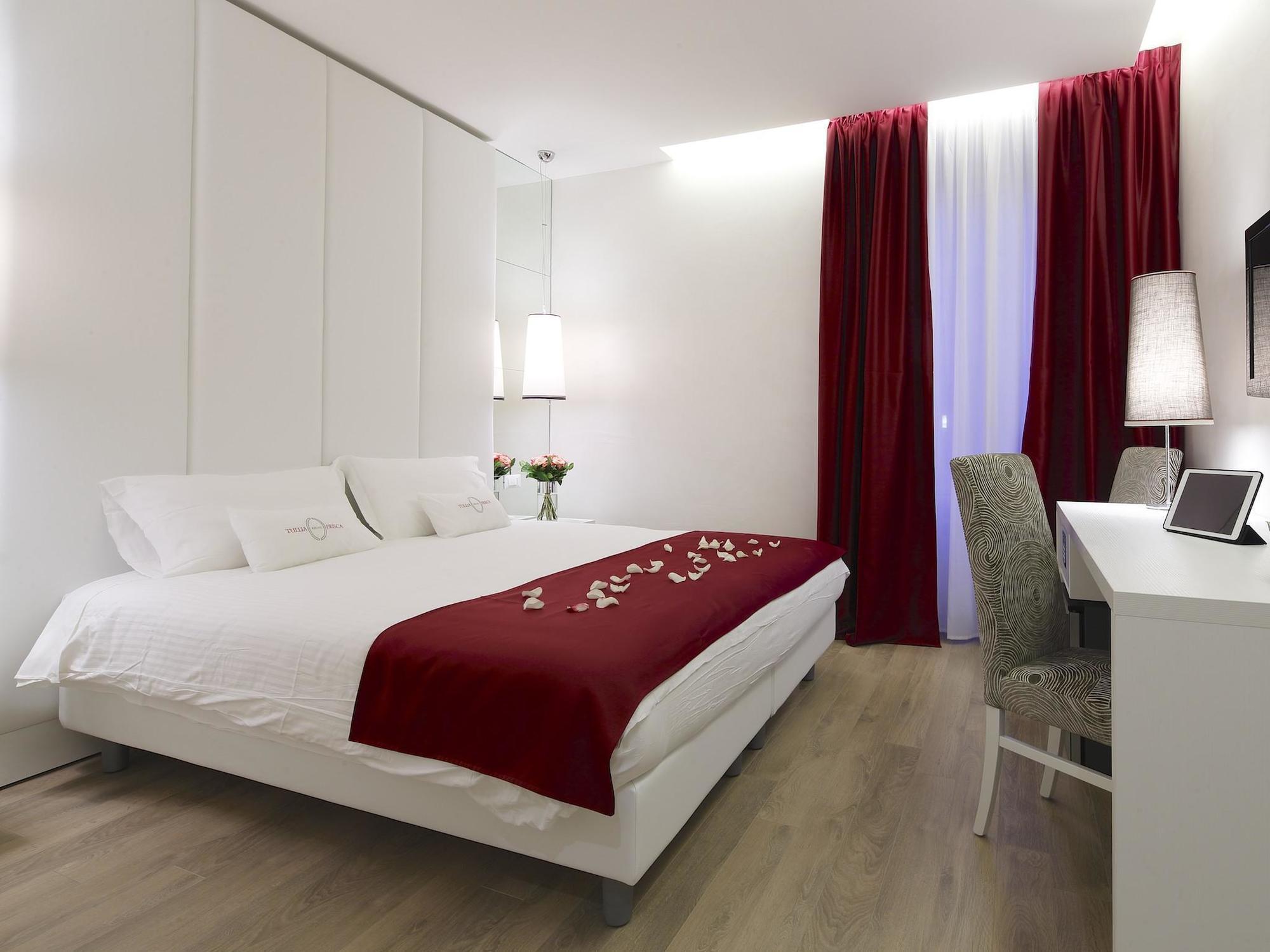 Tullia And Prisca Relais Guest House Рим Екстериор снимка